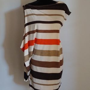 Dress can also be worn as blouse with leggins